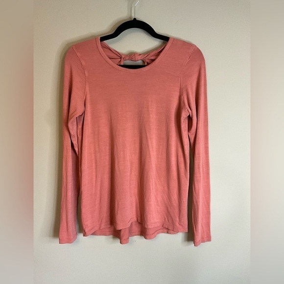 All In Motion Yoga Top Long Sleeve Peekaboo Back Coral Color Medium - Picture 1 of 8